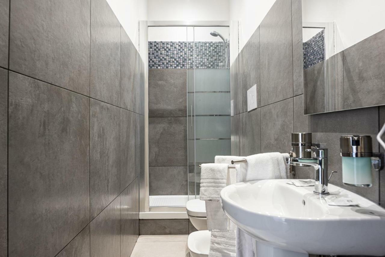 Hotel Costanza Катания Экстерьер фото
